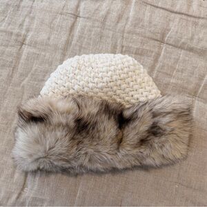 Fur trim knit beanie